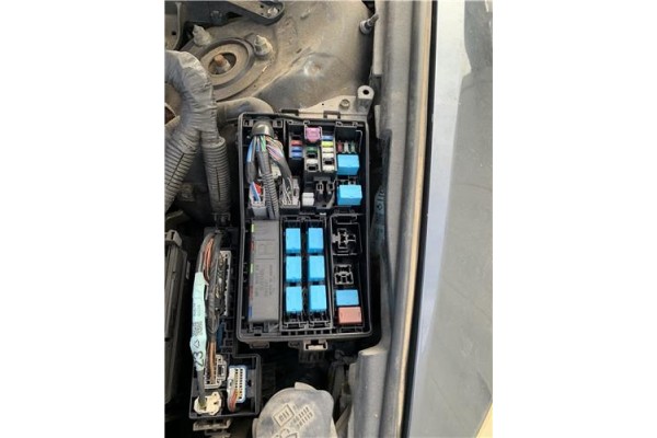 Recambio de caja fusibles/rele para lexus is ii (_xe2_) 220 d (ale20) referencia OEM IAM 8266253070 8675XA2 