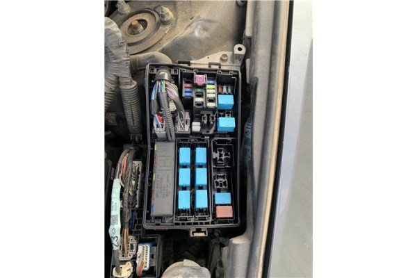 Recambio de caja fusibles/rele para lexus is ii (_xe2_) 220 d (ale20) referencia OEM IAM 8266253070 8675XA2 