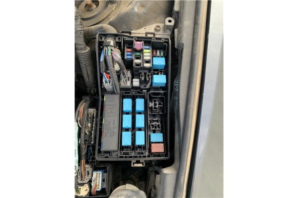 Recambio de caja fusibles/rele para lexus is ii (_xe2_) 220 d (ale20) referencia OEM IAM 8266253070 8675XA2 