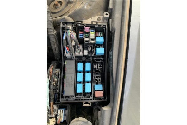 Recambio de caja fusibles/rele para lexus is ii (_xe2_) 220 d (ale20) referencia OEM IAM 8266253070 8675XA2 