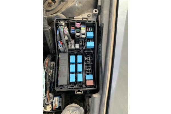 Recambio de caja fusibles/rele para lexus is ii (_xe2_) 220 d (ale20) referencia OEM IAM 8266253070 8675XA2 