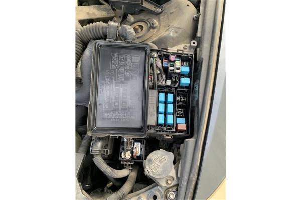 Recambio de caja fusibles/rele para lexus is ii (_xe2_) 220 d (ale20) referencia OEM IAM 8266253070 8675XA2 