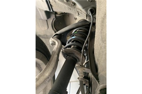 Recambio de brazo superior delantero izquierdo para lexus is ii (_xe2_) 220 d (ale20) referencia OEM IAM 4863059065  