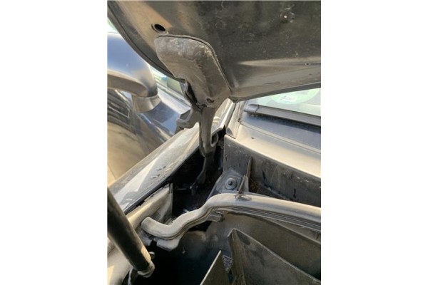 Recambio de bisagra capo derecha para lexus is ii (_xe2_) 220 d (ale20) referencia OEM IAM 5341053020  