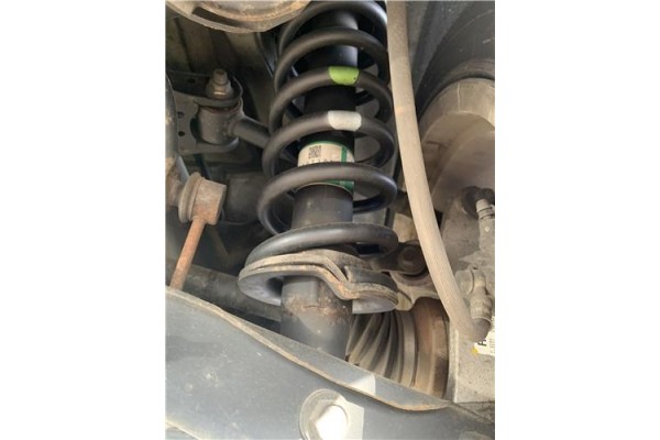 Recambio de amortiguador trasero derecho para lexus is ii (_xe2_) 220 d (ale20) referencia OEM IAM 4853053140 102333403079 