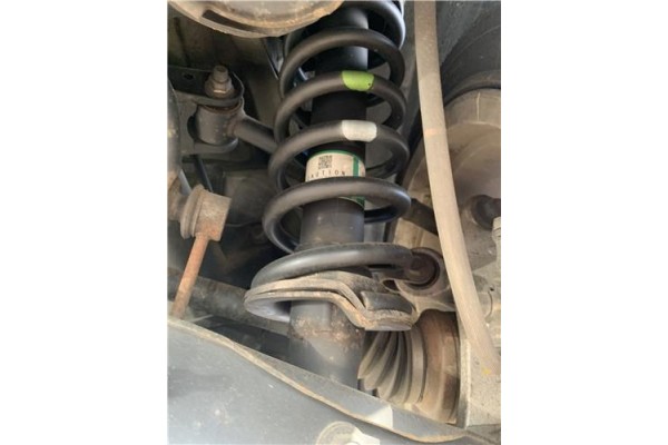 Recambio de amortiguador trasero derecho para lexus is ii (_xe2_) 220 d (ale20) referencia OEM IAM 4853053140 102333403079 