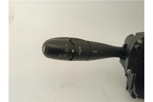 Recambio de mando intermitencia para peugeot 207 1.4 referencia OEM IAM 96657288XT  