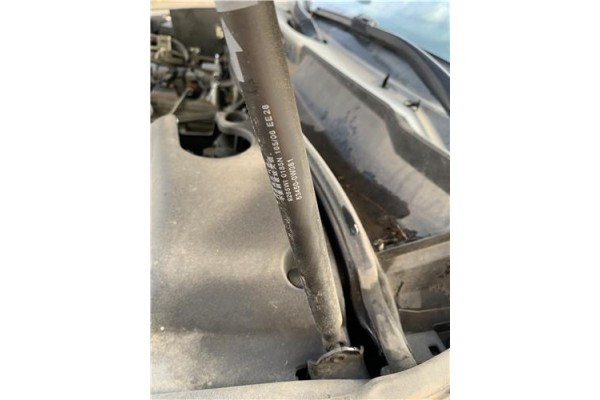 Recambio de amortiguador capo para lexus is ii (_xe2_) 220 d (ale20) referencia OEM IAM 534500W081 534500W082 