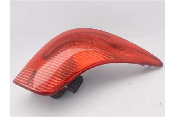 Recambio de piloto trasero derecho para peugeot 308 sw 1.6 hdi referencia OEM IAM 6351FF  