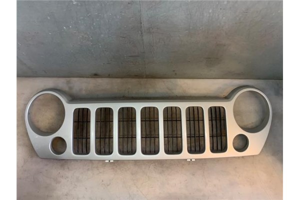Recambio de rejilla capo para jeep cherokee (kj) 2.8 crd extreme referencia OEM IAM 5JJ85TRMA 5JJ86TRMA 551568005A 5KC36TRMA 551