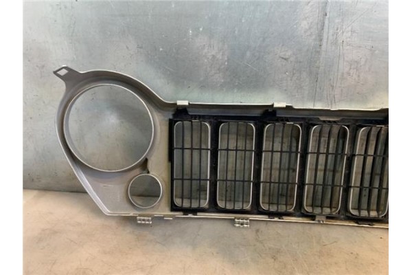 Recambio de rejilla capo para jeep cherokee (kj) 2.8 crd extreme referencia OEM IAM 5JJ85TRMA 5JJ86TRMA 551568005A 5KC36TRMA 551