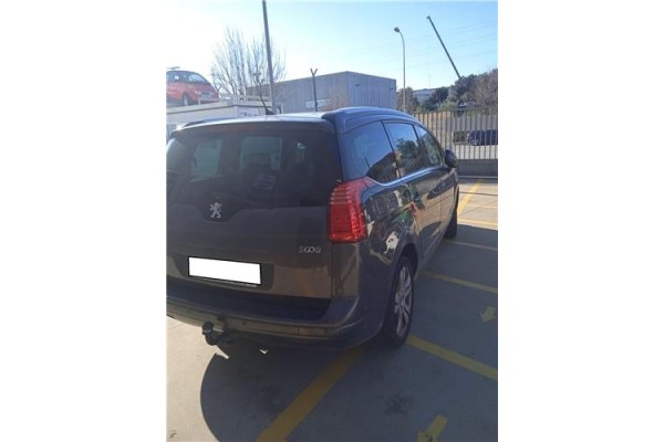peugeot 5008 del año 2010