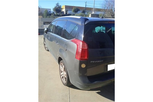 peugeot 5008 del año 2010