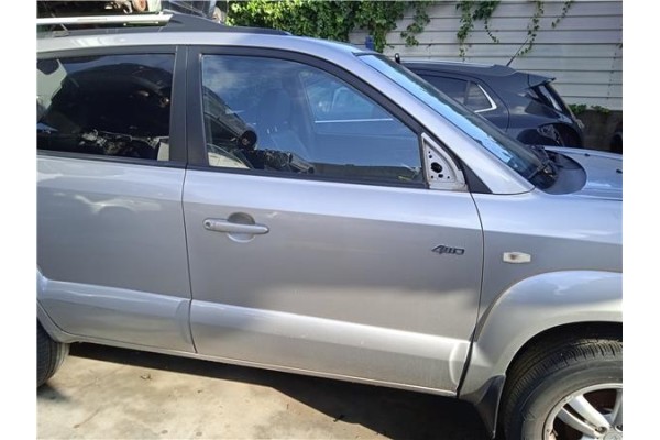 Recambio de puerta delantero derecha para hyundai tucson (jm) 2.0 crdi referencia OEM IAM 760042E050  