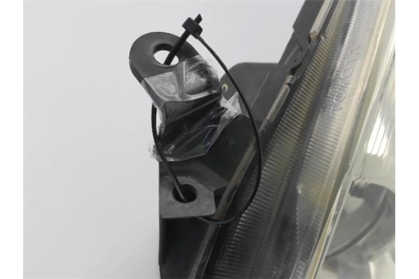 Recambio de faro delantero izquierdo para toyota corolla verso (r1) 2.0 d-4d sol referencia OEM IAM 811700F010  