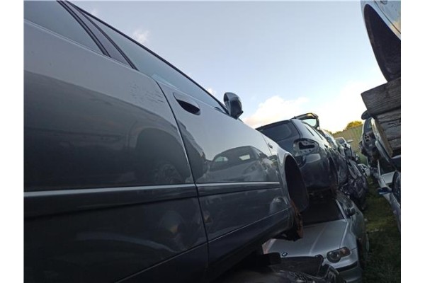 Recambio de puerta delantero derecha para audi a4 berlina (8e) 2.4 referencia OEM IAM   