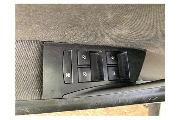 Recambio de mando elevalunas delantero izquierdo para opel astra j berlina 5p 1.6 selective referencia OEM IAM 1239090  