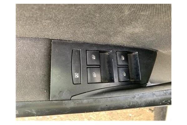 Recambio de mando elevalunas delantero izquierdo para opel astra j berlina 5p 1.6 selective referencia OEM IAM 1239090  