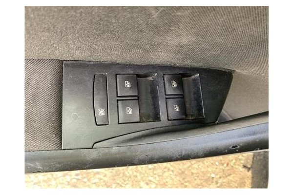 Recambio de mando elevalunas delantero izquierdo para opel astra j berlina 5p 1.6 selective referencia OEM IAM 1239090  