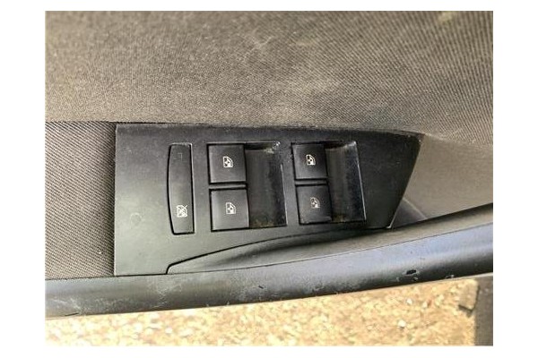 Recambio de mando elevalunas delantero izquierdo para opel astra j berlina 5p 1.6 selective referencia OEM IAM 1239090  