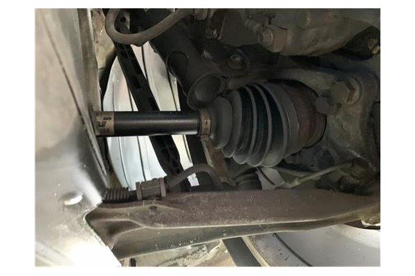 Recambio de palier delantero izquierdo para opel astra j berlina 5p 1.6 selective referencia OEM IAM 13473555  