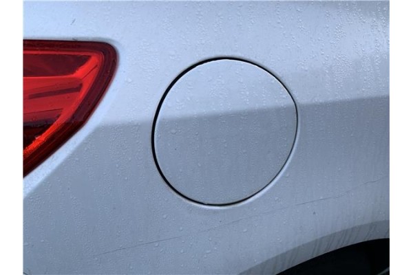 Recambio de tapa exterior combustible para opel astra j berlina 5p 1.6 selective referencia OEM IAM 13354564 13348041 