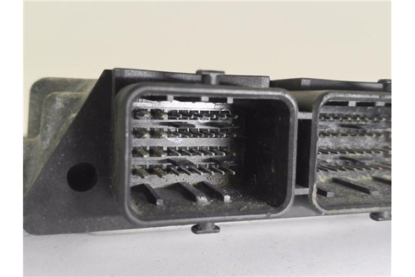 Recambio de centralita para citroen c4 berlina 1.6 hdi referencia OEM IAM 9651132880 281011629 