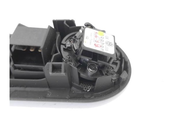 Recambio de manilla int. puerta trasero derecha para volkswagen passat berlina (3b2) 1.8 básico referencia OEM IAM   