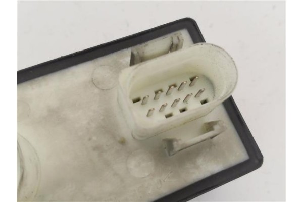 Recambio de caja reles para seat cordoba berlina (6k2) 1.9 tdi referencia OEM IAM 357919506 898718000 357919506A , AUDI