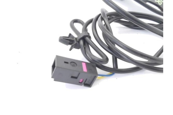 Recambio de anclaje cinturon delantero derecho para saab 9-3 berlina 1.9 tid referencia OEM IAM   