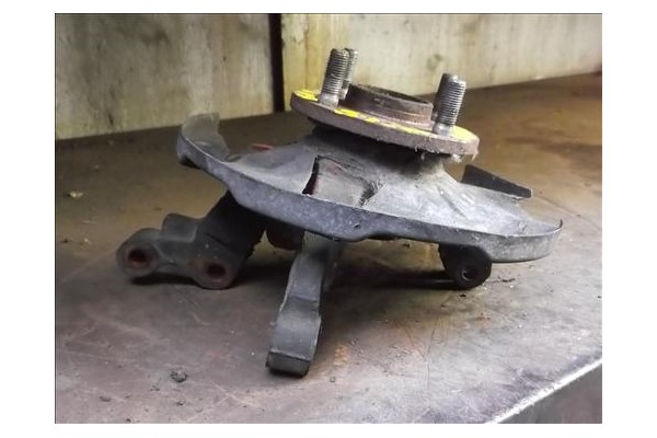 Recambio de mangueta delantero izquierda para alfa romeo 145 1.4 referencia OEM IAM   