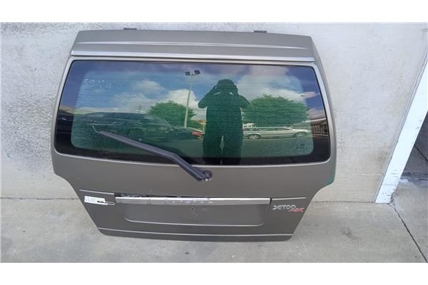 Recambio de porton trasero para ligier x-too 0.5 lombardini referencia OEM IAM VJRJS32FD2LDW6CV4KW  