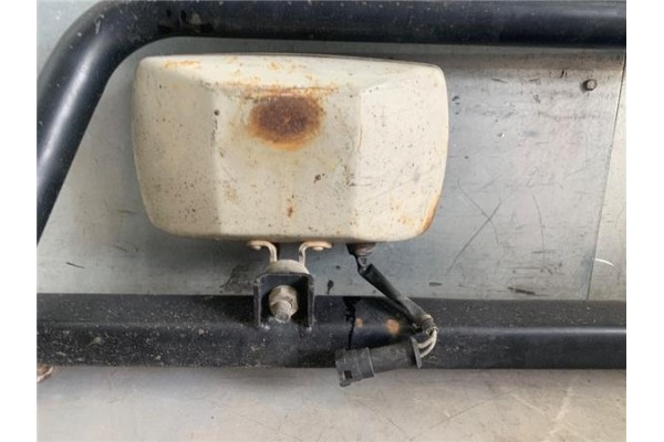 Recambio de defensa para nissan patrol station wagon (w260) 2.8 td referencia OEM IAM VSKWYG260URD28T116CV  