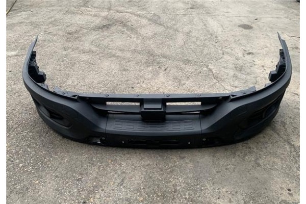 Recambio de paragolpes delantero para iveco daily chasis 2.3 referencia OEM IAM 5801772688 5802542012 