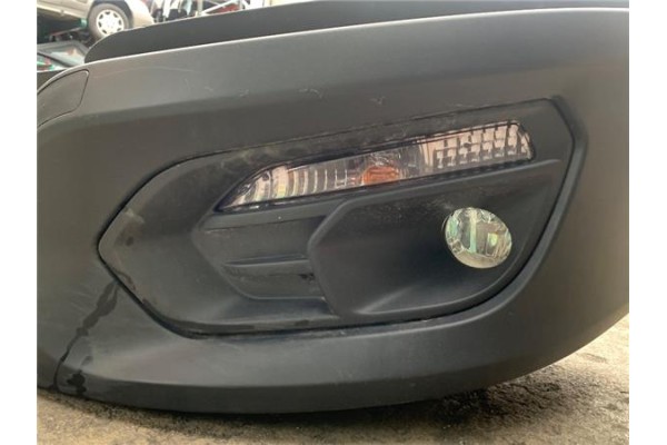 Recambio de paragolpes delantero para iveco daily chasis 2.3 referencia OEM IAM 5801772688 5802542012 