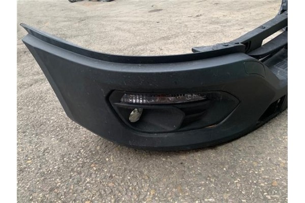 Recambio de paragolpes delantero para iveco daily chasis 2.3 referencia OEM IAM 5801772688 5802542012 