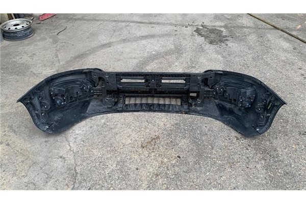 Recambio de paragolpes delantero para iveco daily chasis 2.3 referencia OEM IAM 5801772688 5802542012 