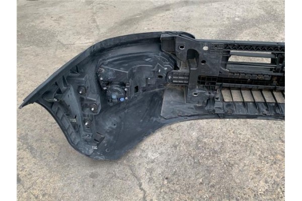 Recambio de paragolpes delantero para iveco daily chasis 2.3 referencia OEM IAM 5801772688 5802542012 