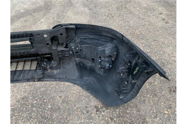 Recambio de paragolpes delantero para iveco daily chasis 2.3 referencia OEM IAM 5801772688 5802542012 