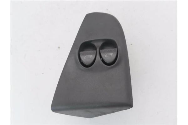 Recambio de mando elevalunas delantero izquierdo para fiat bravo (182) 1.8 16v / 16v 115 gt referencia OEM IAM 717928633 7352427