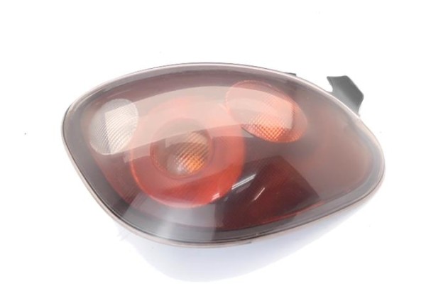 Recambio de piloto trasero derecho para fiat bravo (182) 1.8 16v / 16v 115 gt referencia OEM IAM   