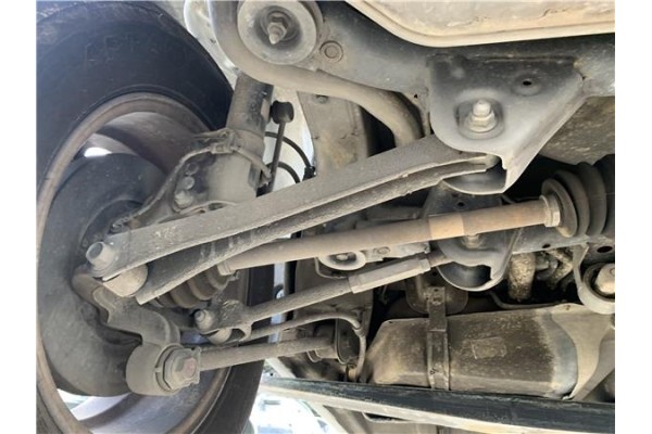 Recambio de brazo suspension trasero izquierdo para hyundai tucson (jm) 2.0 crdi referencia OEM IAM 552202E600  