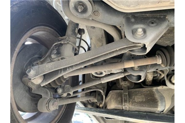 Recambio de brazo suspension trasero izquierdo para hyundai tucson (jm) 2.0 crdi referencia OEM IAM 552202E600  