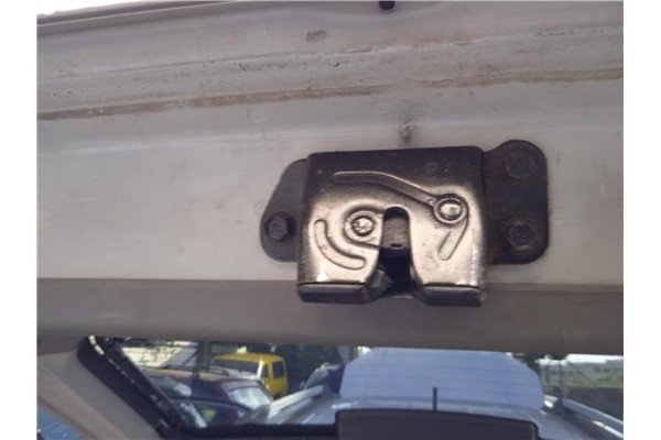 Recambio de cierre electromagnetico porton para hyundai tucson (jm) 2.0 crdi referencia OEM IAM 812302E010  