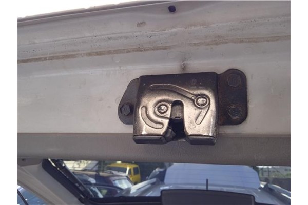 Recambio de cierre electromagnetico porton para hyundai tucson (jm) 2.0 crdi referencia OEM IAM 812302E010  