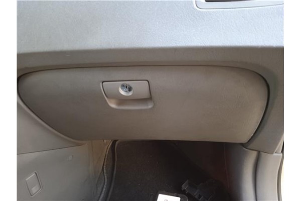 Recambio de guantera salpicadero para hyundai tucson (jm) 2.0 crdi referencia OEM IAM 845102E180U7  