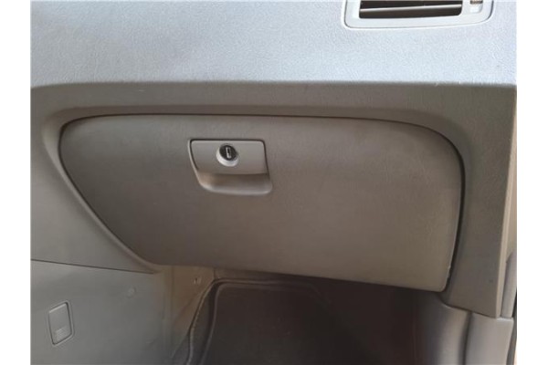 Recambio de guantera salpicadero para hyundai tucson (jm) 2.0 crdi referencia OEM IAM 845102E180U7  