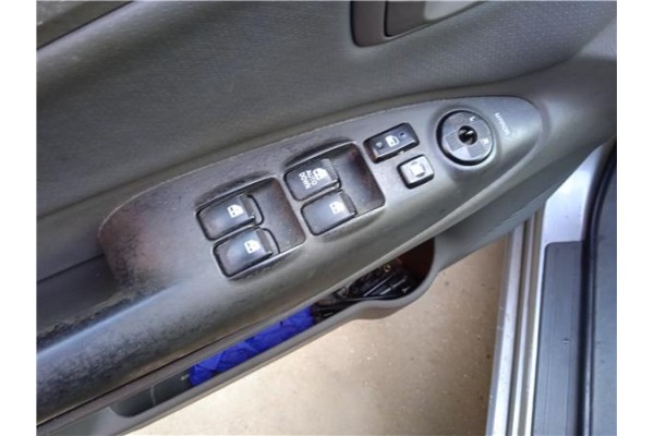 Recambio de mando elevalunas delantero izquierdo para hyundai tucson (jm) 2.0 crdi referencia OEM IAM 935702E250G8  