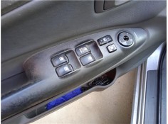 Recambio de mando elevalunas delantero izquierdo para hyundai tucson (jm) 2.0 crdi referencia OEM IAM 935702E250G8  