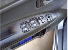 Recambio de mando elevalunas delantero izquierdo para hyundai tucson (jm) 2.0 crdi referencia OEM IAM 935702E250G8  